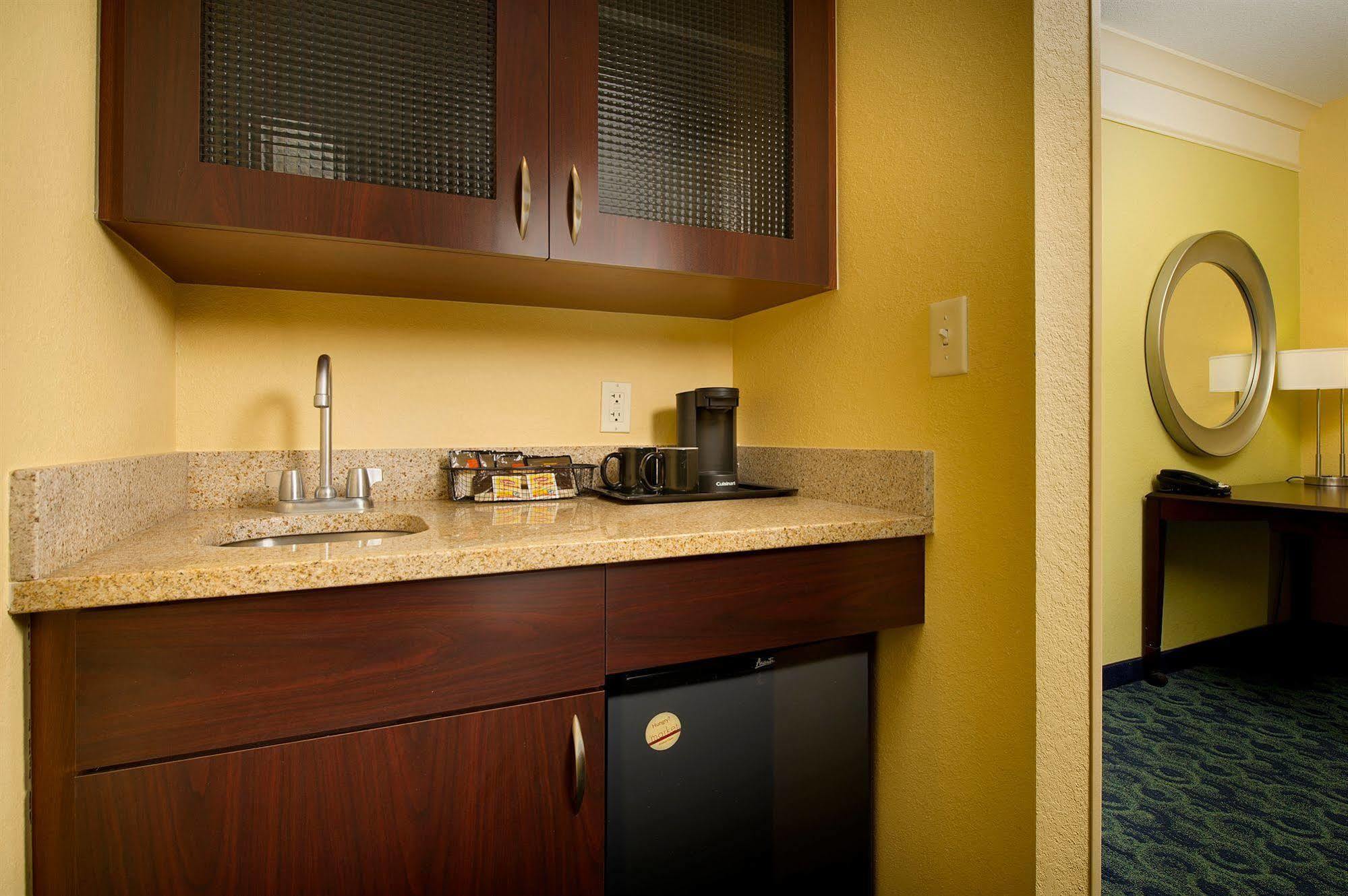 Springhill Suites By Marriott Jacksonville North I-95 Area Екстер'єр фото
